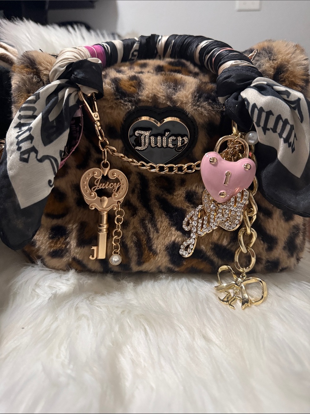 Viral Juicy Couture Leopard Faux Fur Satchel purse, charms and scarf included - Picture 5 of 6